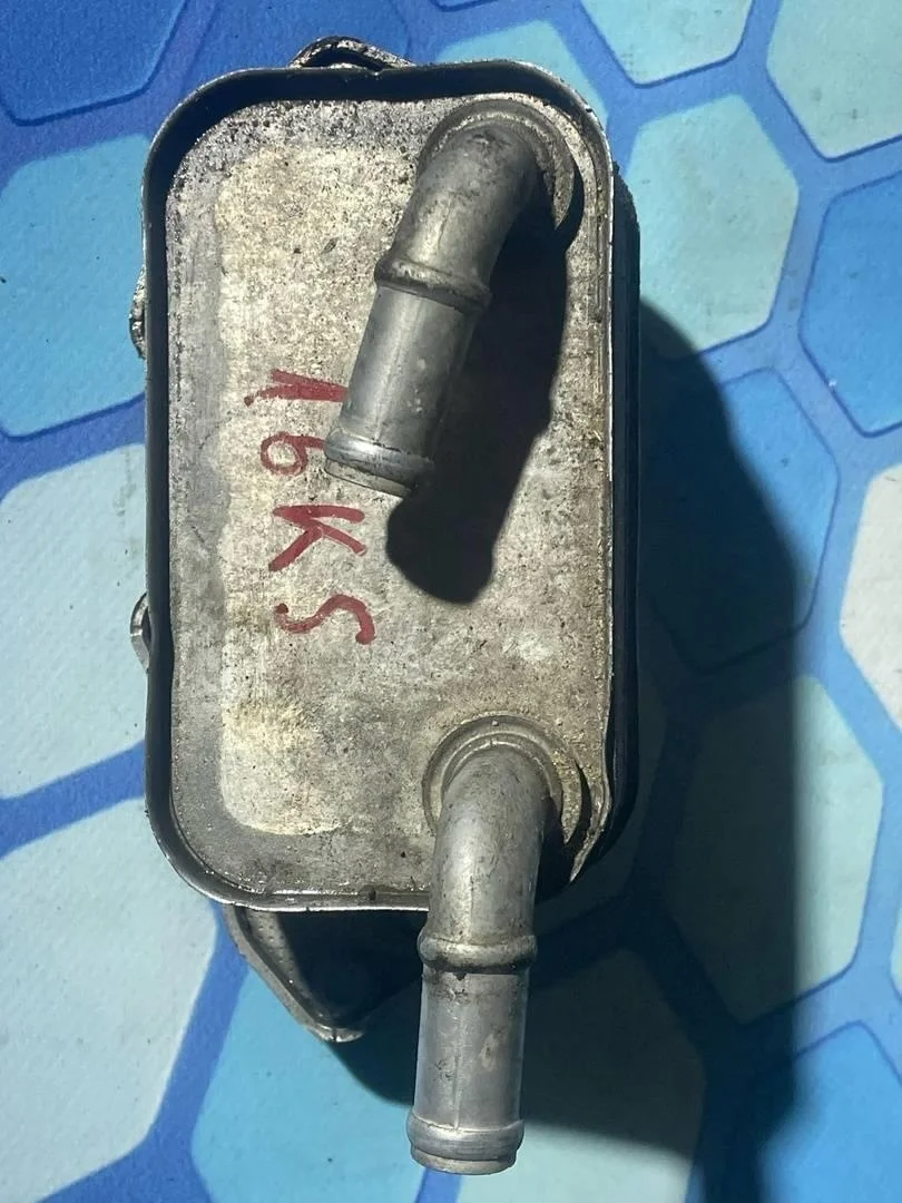 Радиатор масляный Audi A6 2004-2011 C6