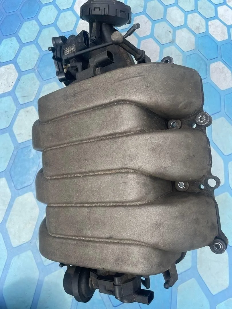 Коллектор впускной Audi A6 2004-2011 C6