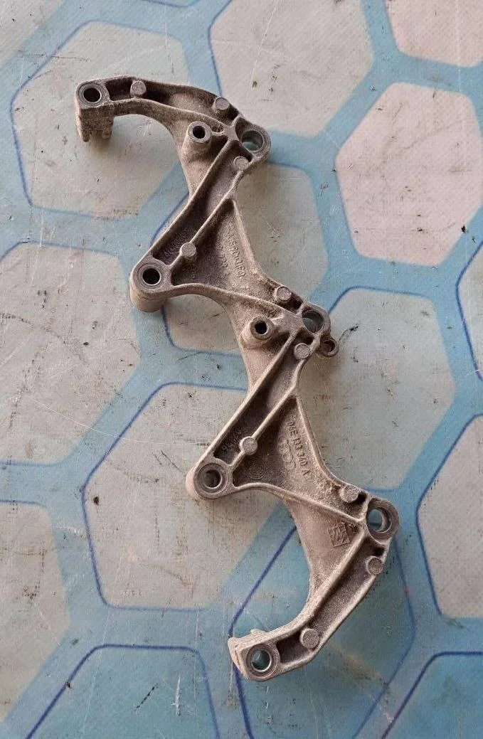 Кронштейн Audi A6 2004-2011 C6