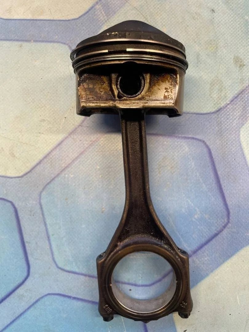 Поршень в сборе шатуном Audi A6 2004-2011 C6