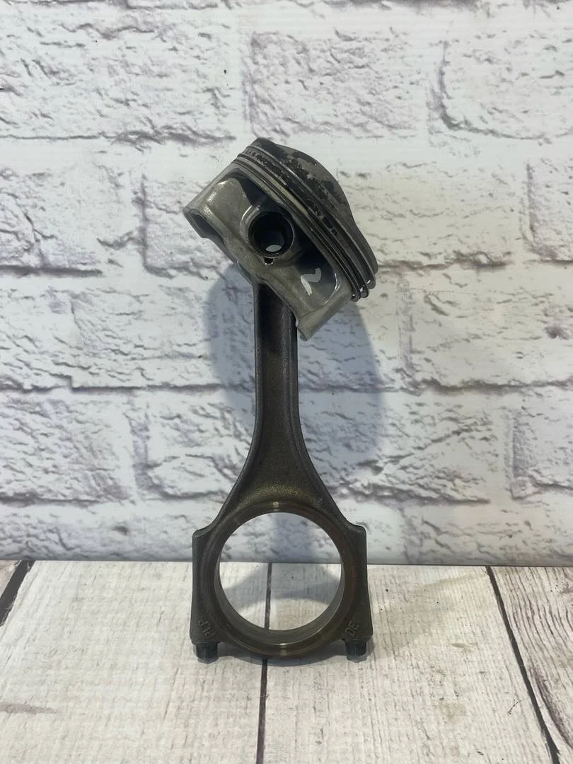 Поршень в сборе шатуном Audi A6 2004-2011 C6