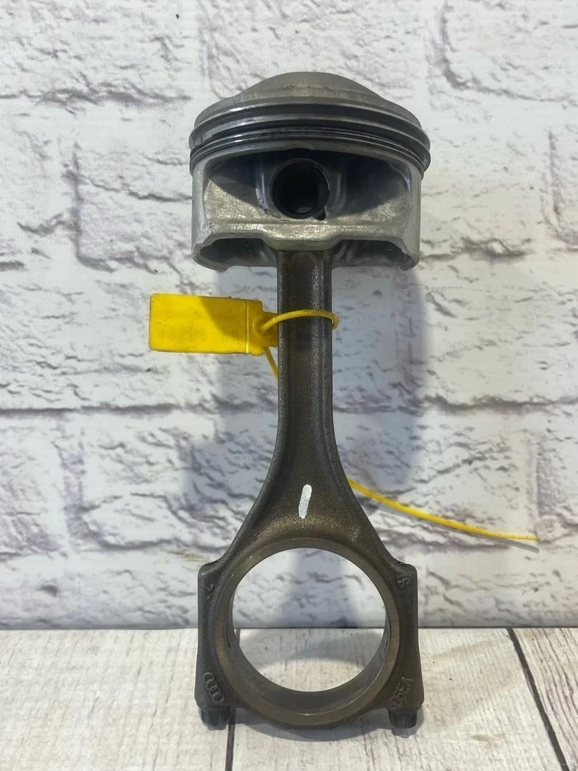 Поршень в сборе шатуном Audi A6 2004-2011 C6