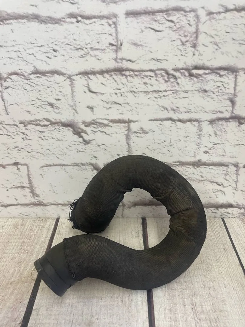 Патрубок радиатора Audi A6 2004-2011 C6