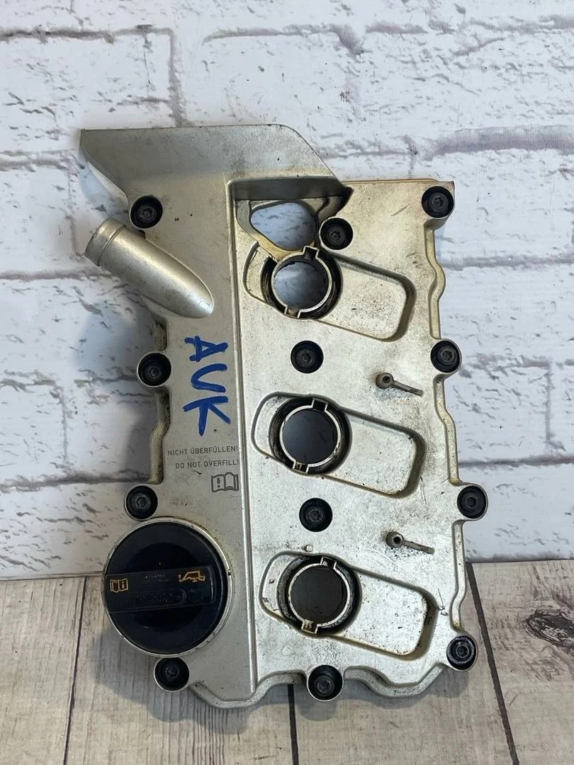 Клапанная крышка Audi A6 2004-2011 C6