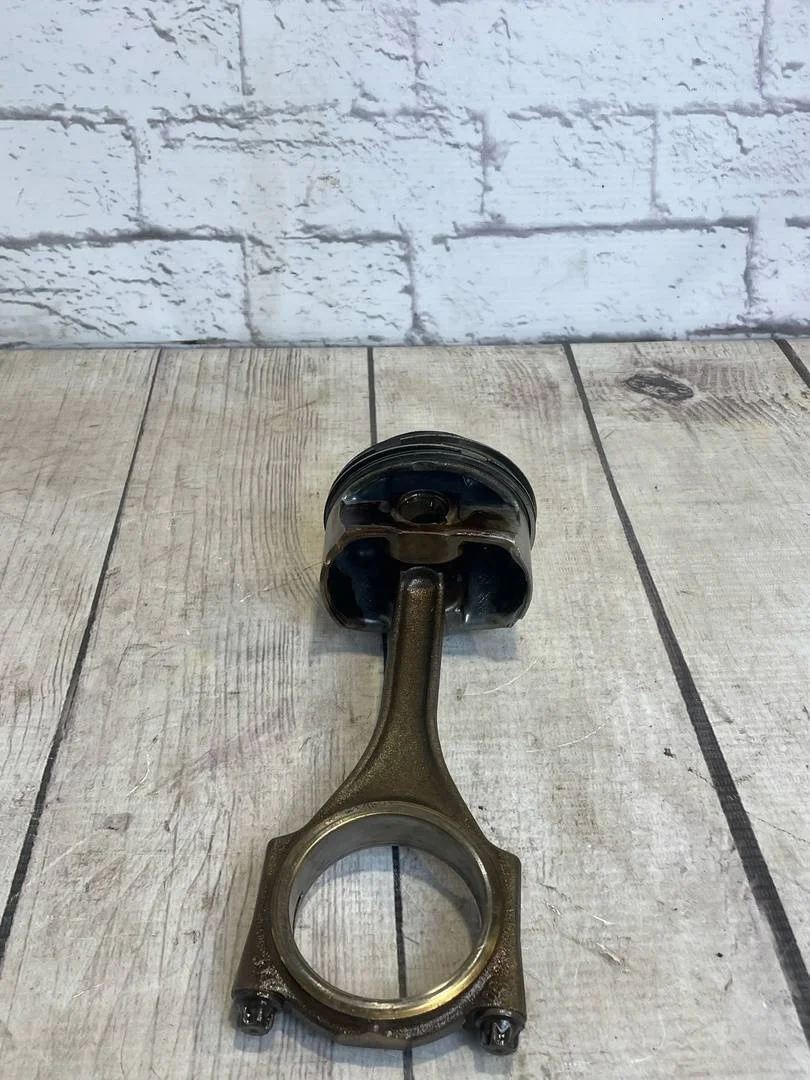 Поршень в сборе шатуном Audi A6 2004-2011 C6