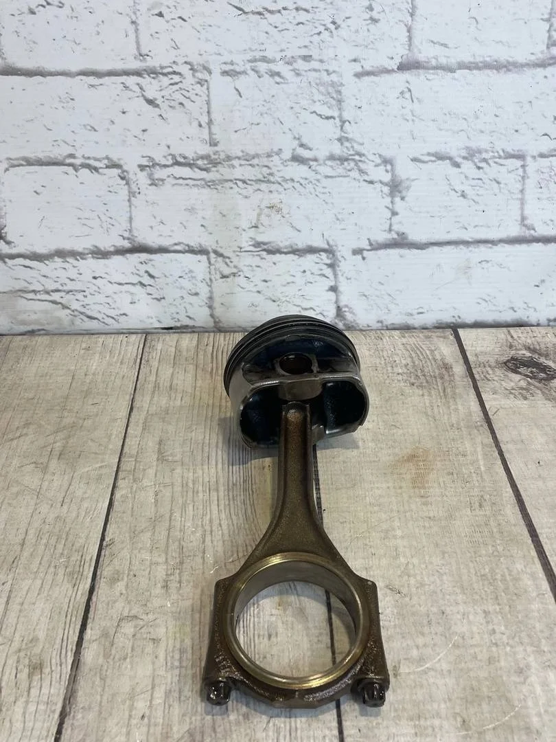 Поршень в сборе шатуном Audi A6 2004-2011 C6