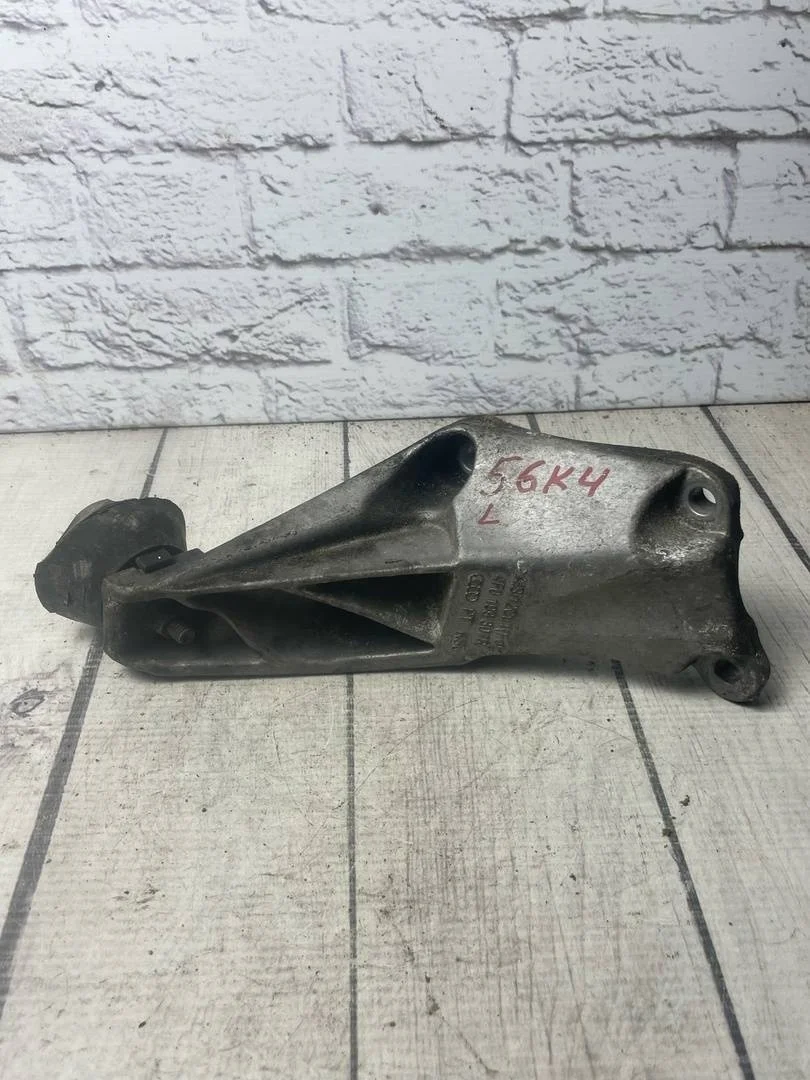 Кронштейн двигателя Audi A6 2004-2011 C6