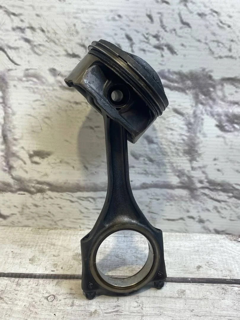 Поршень в сборе шатуном Audi A6 2004-2011 C6