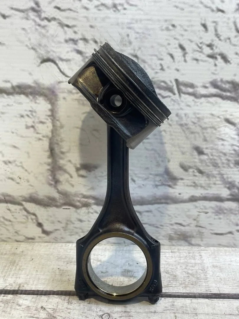 Поршень в сборе шатуном Audi A6 2004-2011 C6