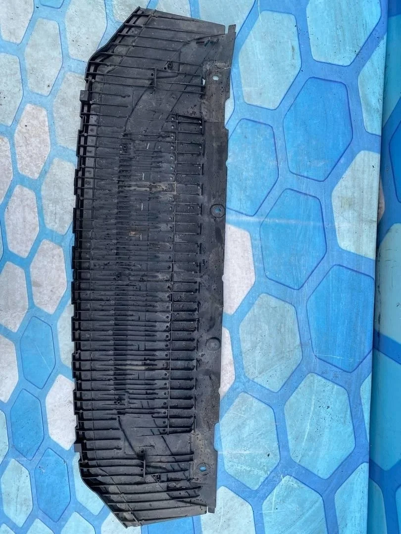 Пыльник двигателя Audi A6 2011-.. C7