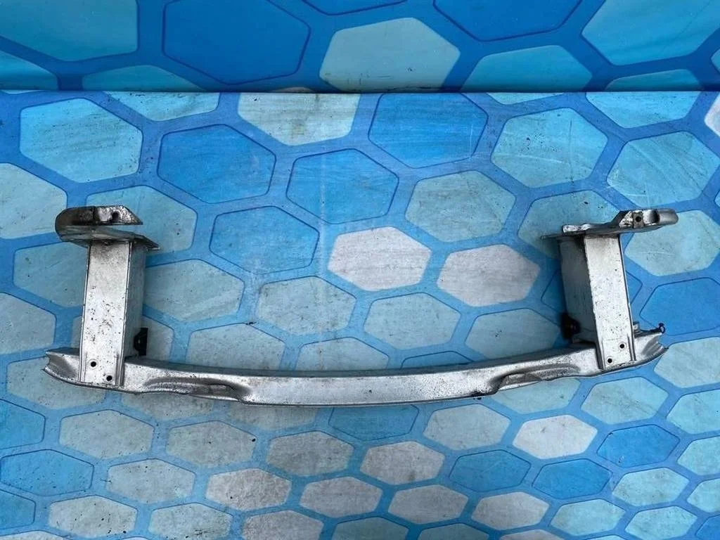 Усилитель бампера переднего Audi A6 2011-.в. C7