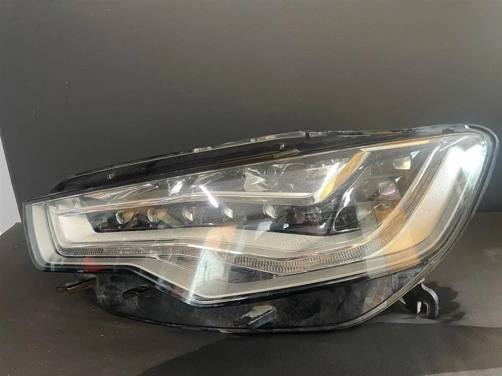 Фара левая ксенон Audi A6 2011-.. C7