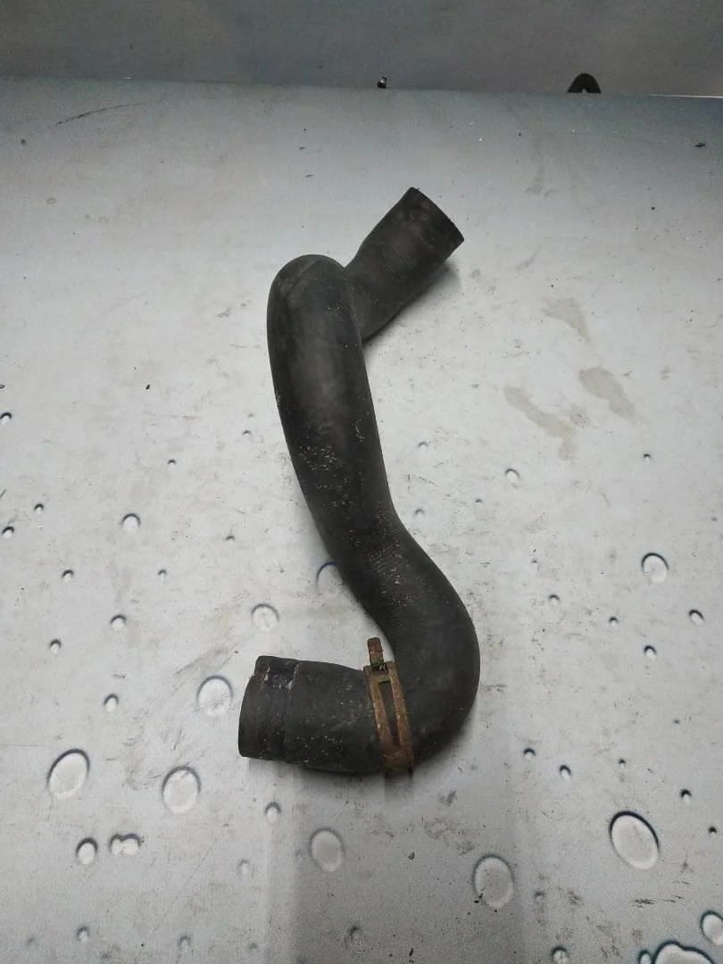 Патрубок охлаждения Ford Focus 2 2005-2008