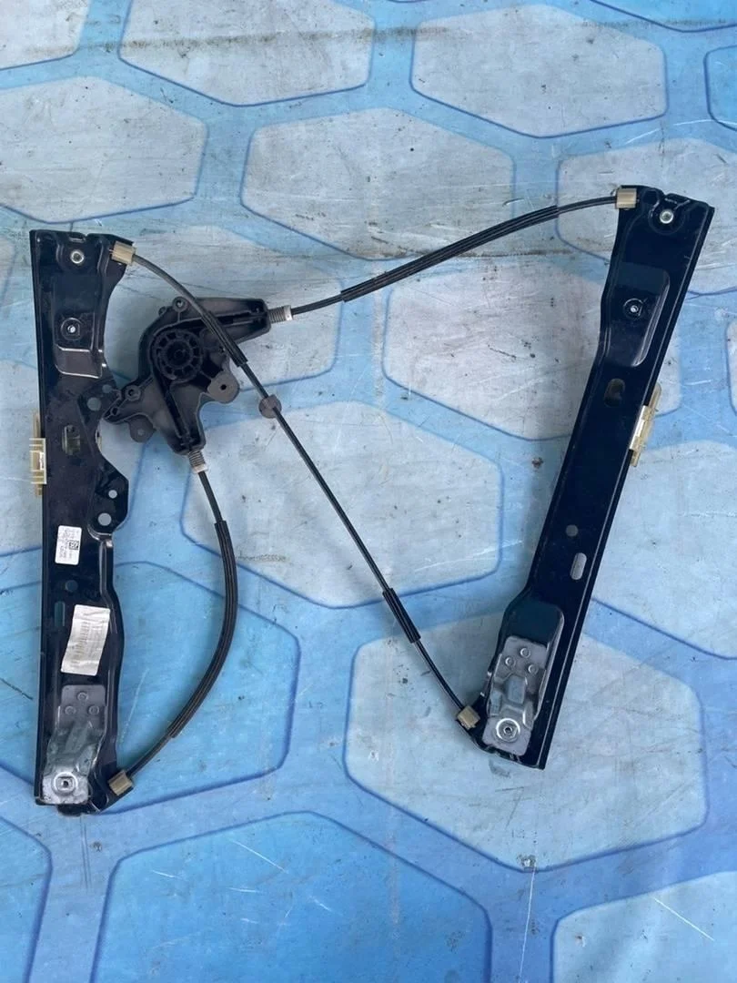 Стеклоподъемник передний правый Ford Focus 3 2011-..