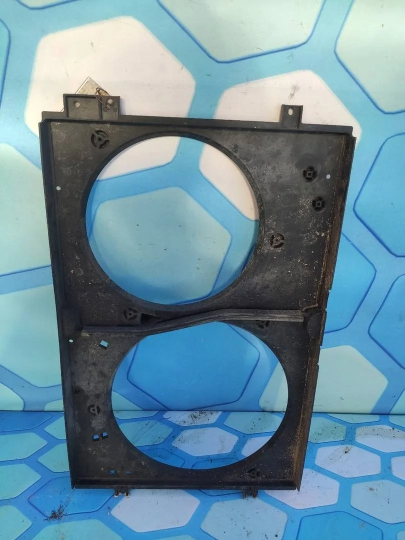 Диффузор в сборе вентиляторами VW Golf 4 1997-2005