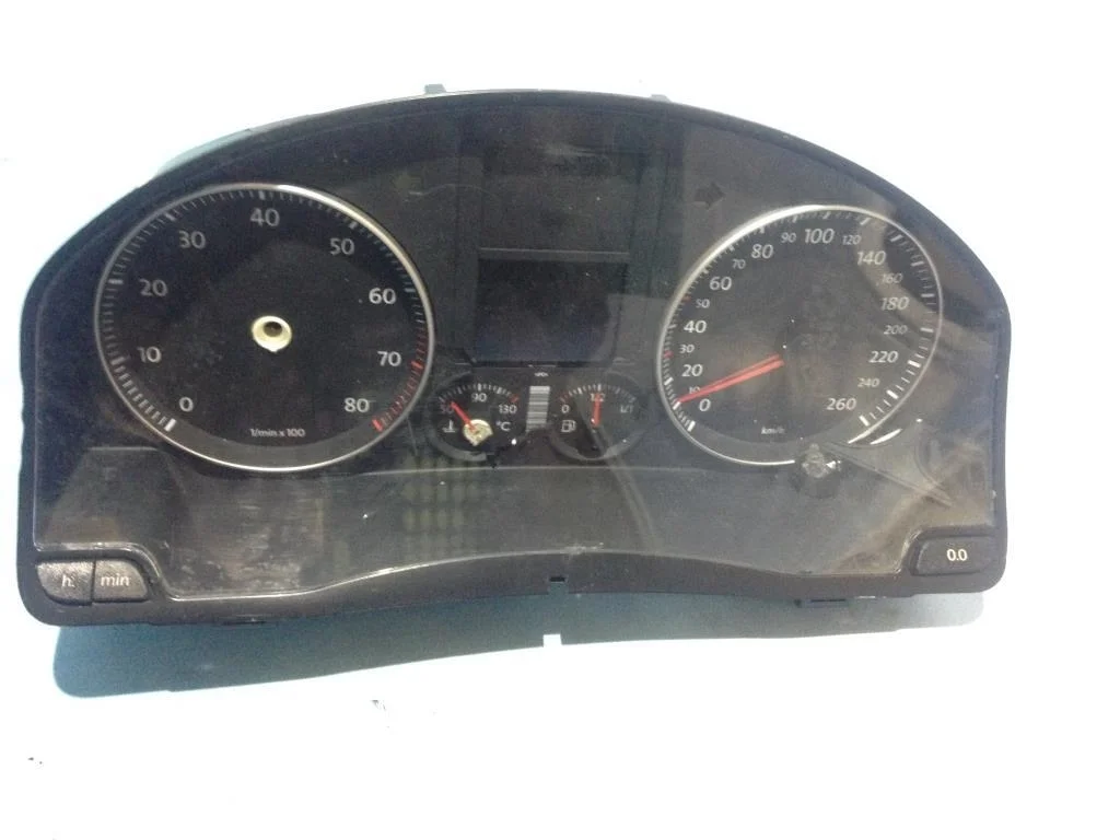 Панель приборная VW Golf 2003-2009