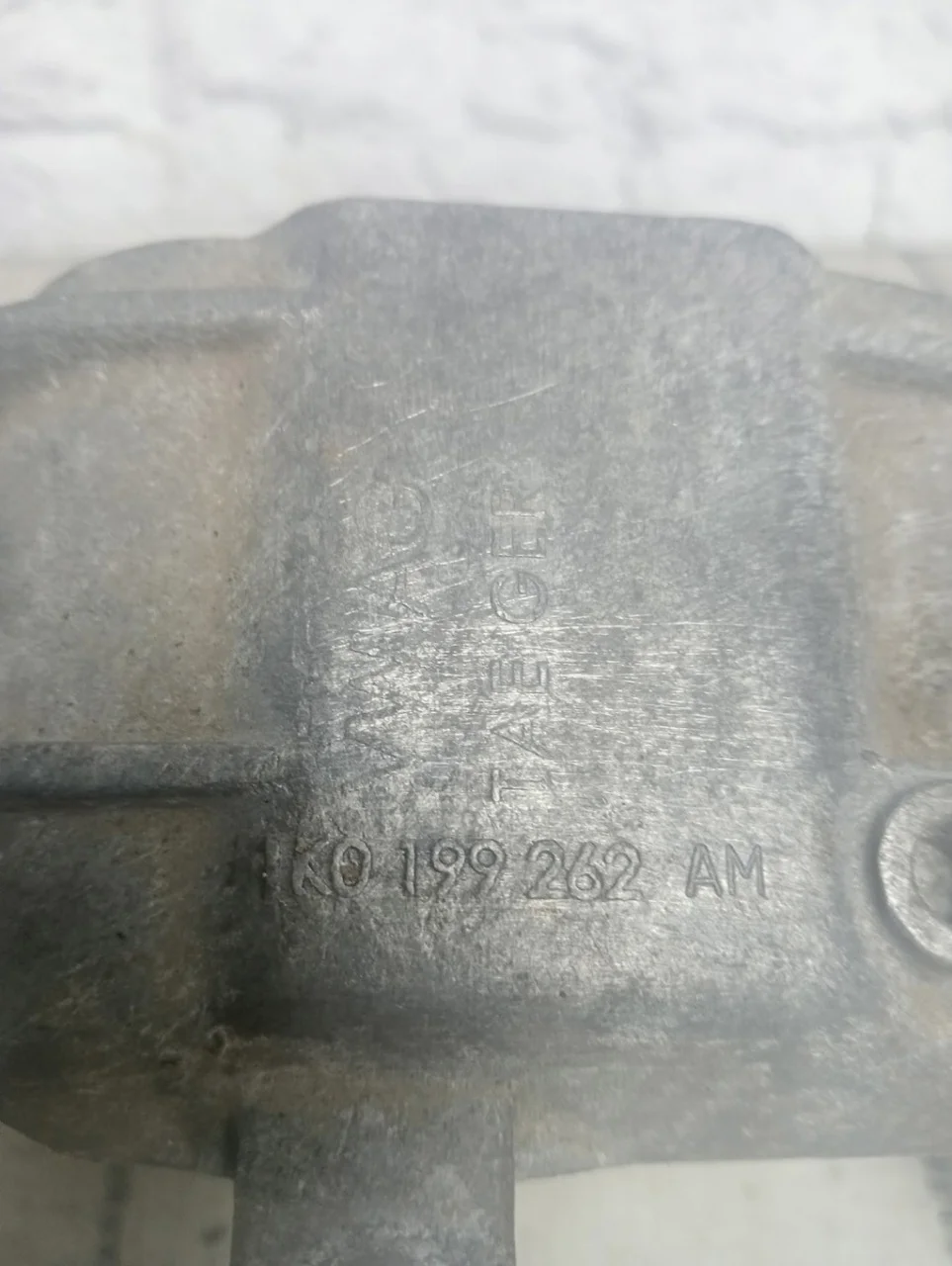 Опора двигателя верхняя VW Golf 2003-2009