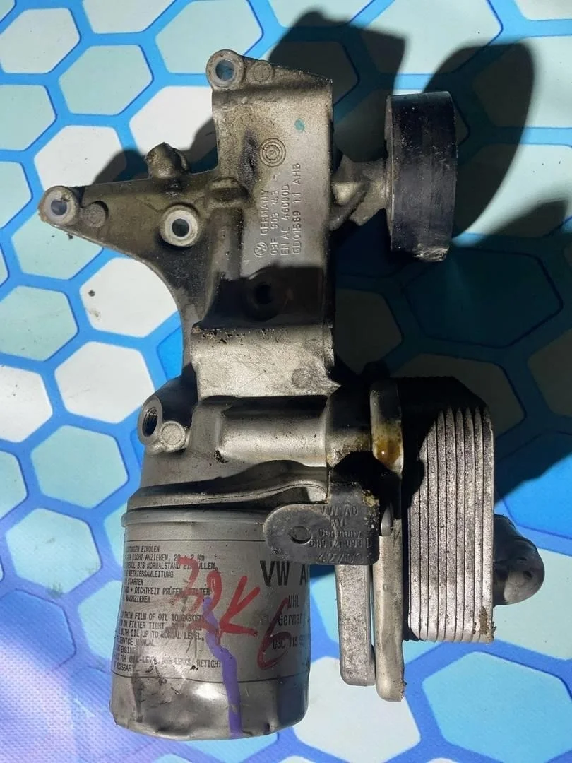 Корпус масляного фильтра VW Golf 5 Plus 2005-2014