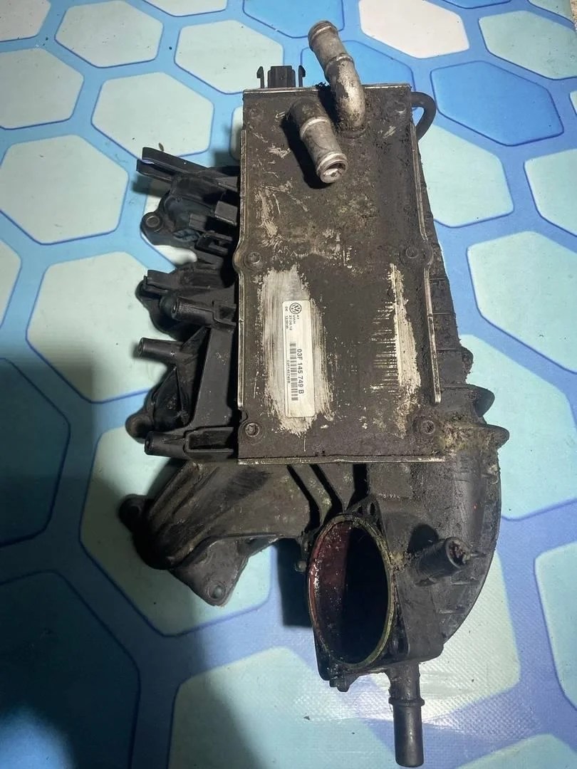 Коллектор впускной VW Golf 5 Plus 2005-2014