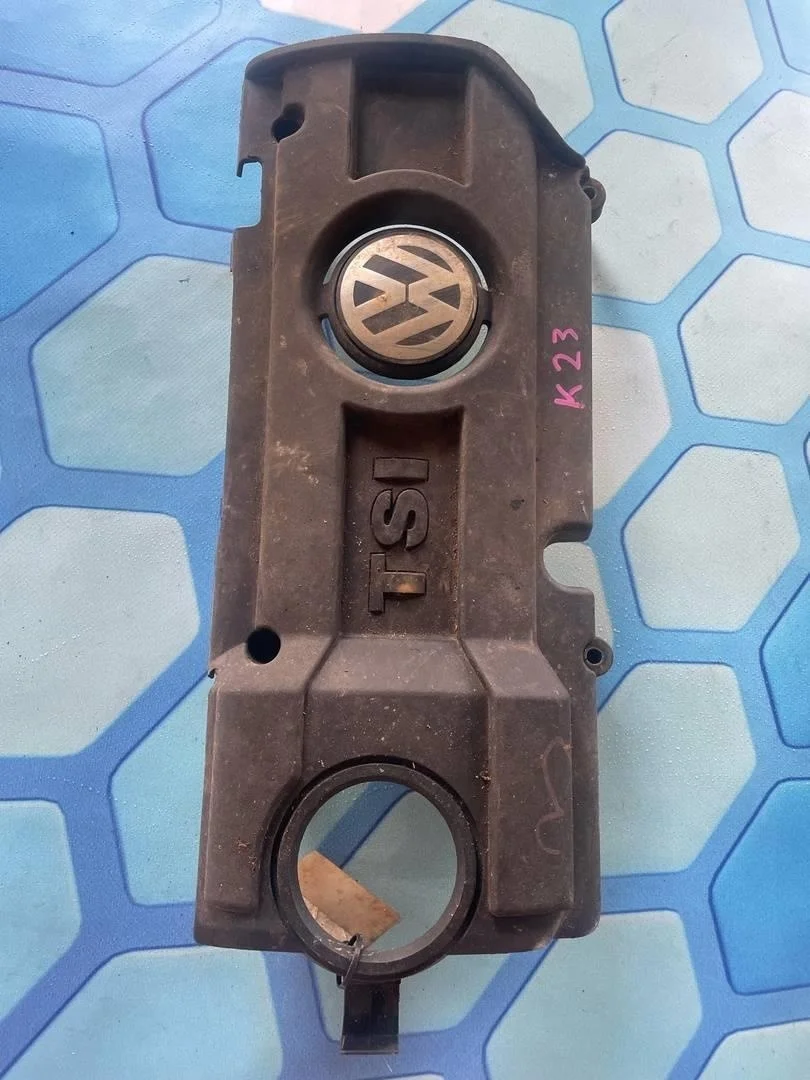 Накладка двигателя декоративная VW Golf 5 Plus 2005-2014