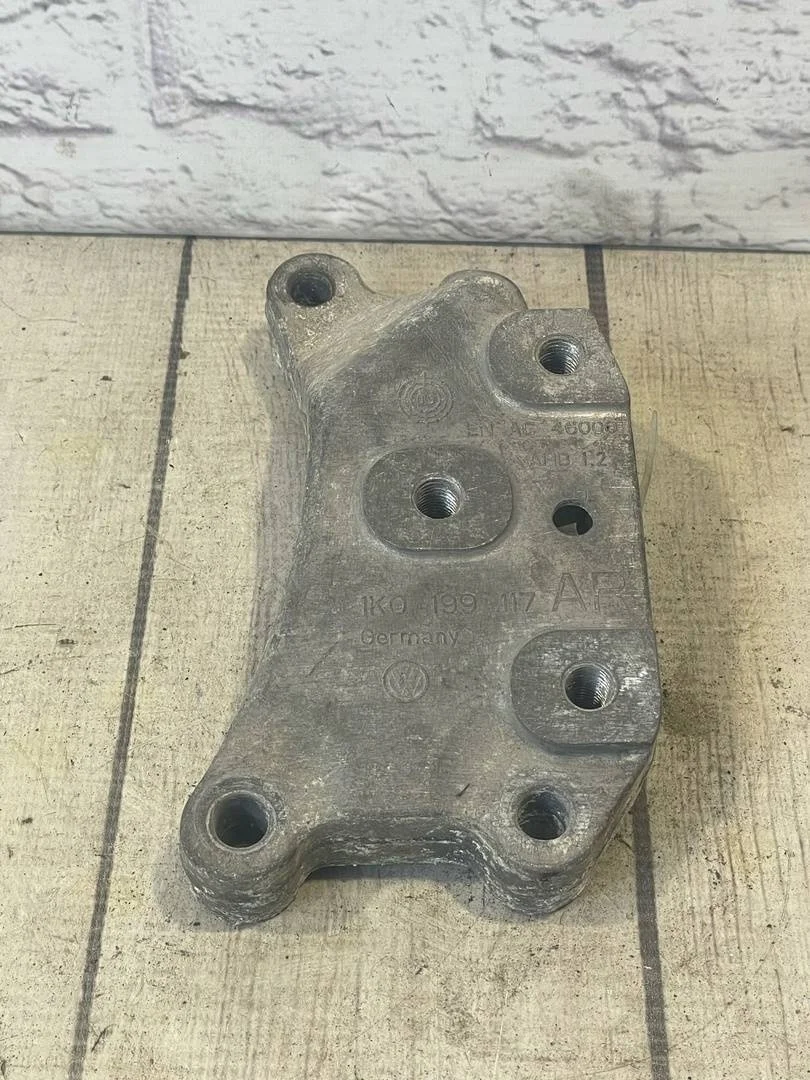 Кронштейн акпп левый VW Jetta 2006-2011