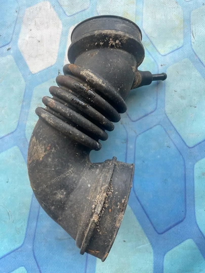 Патрубок воздушного фильтра Mitsubishi Lancer 10 2007-.. CX