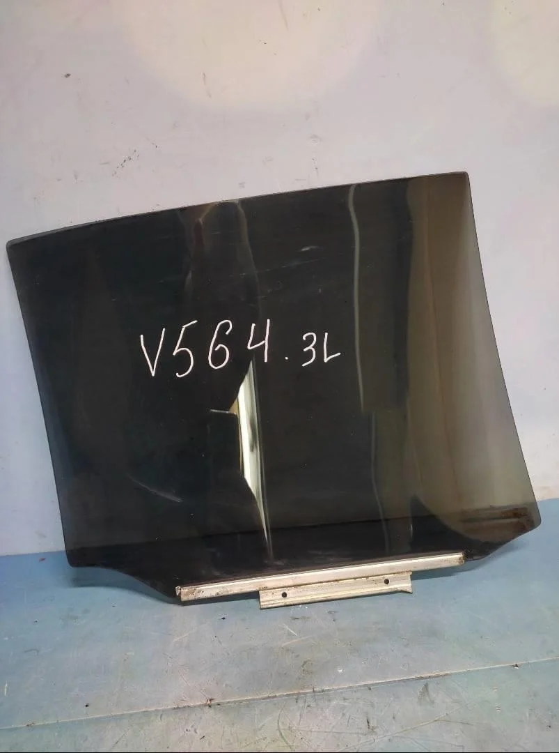 Стекло двери заднее левое универсал Lexus RX 400h 2003-2009