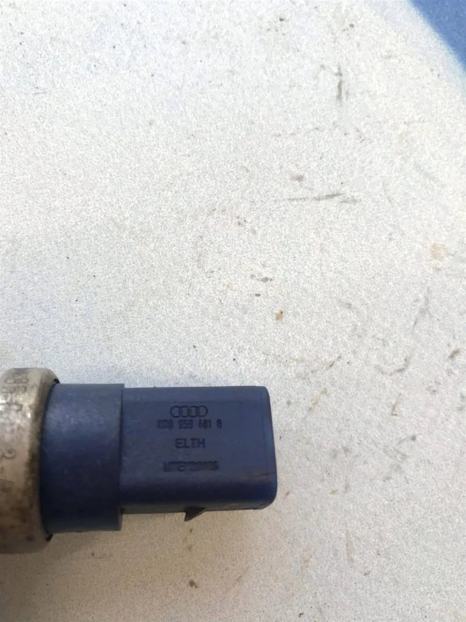 Датчик включения вентилятора VW Passat 2001-2005 B5+