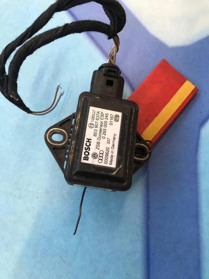 Датчик ускорения VW Passat 2001-2005 B5+