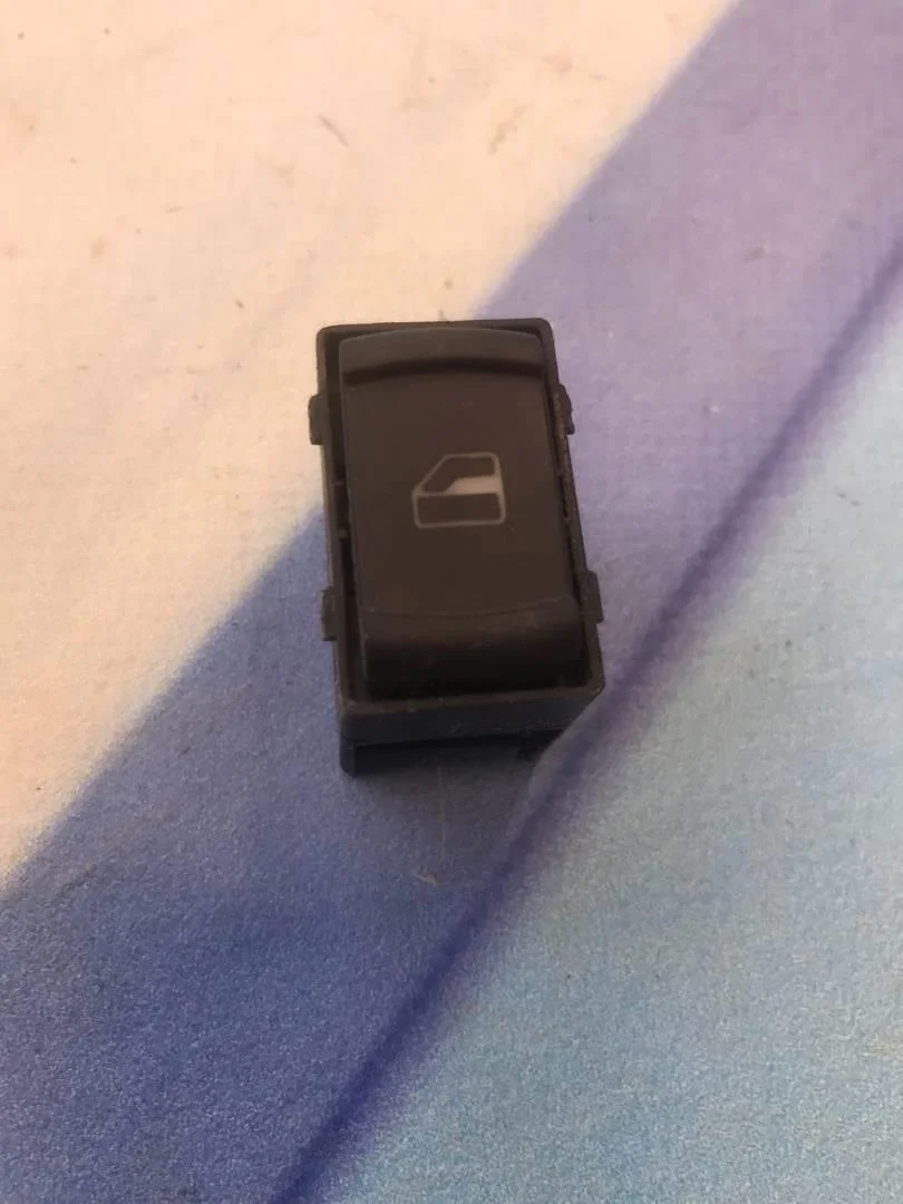 Кнопка стеклоподъемника VW Passat 2001-2005 B5+