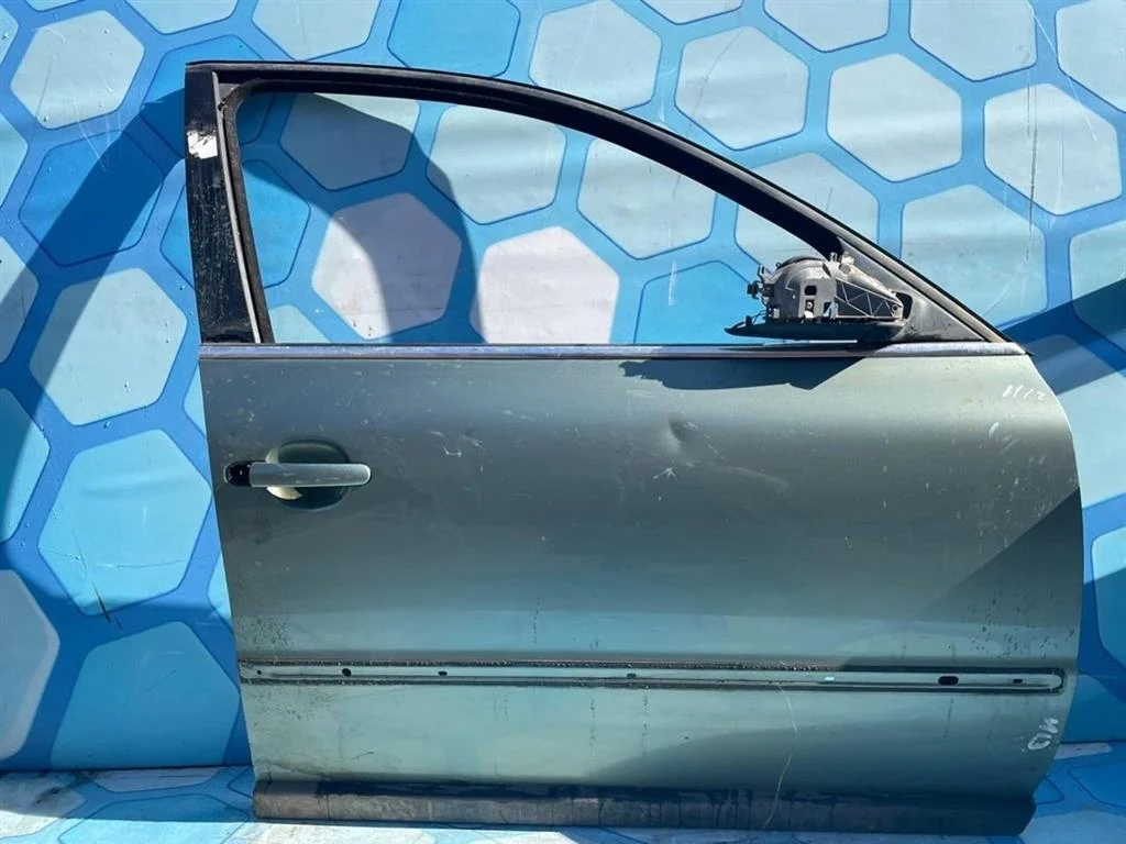 Дверь передняя правая VW Passat 2001-2005 B5+