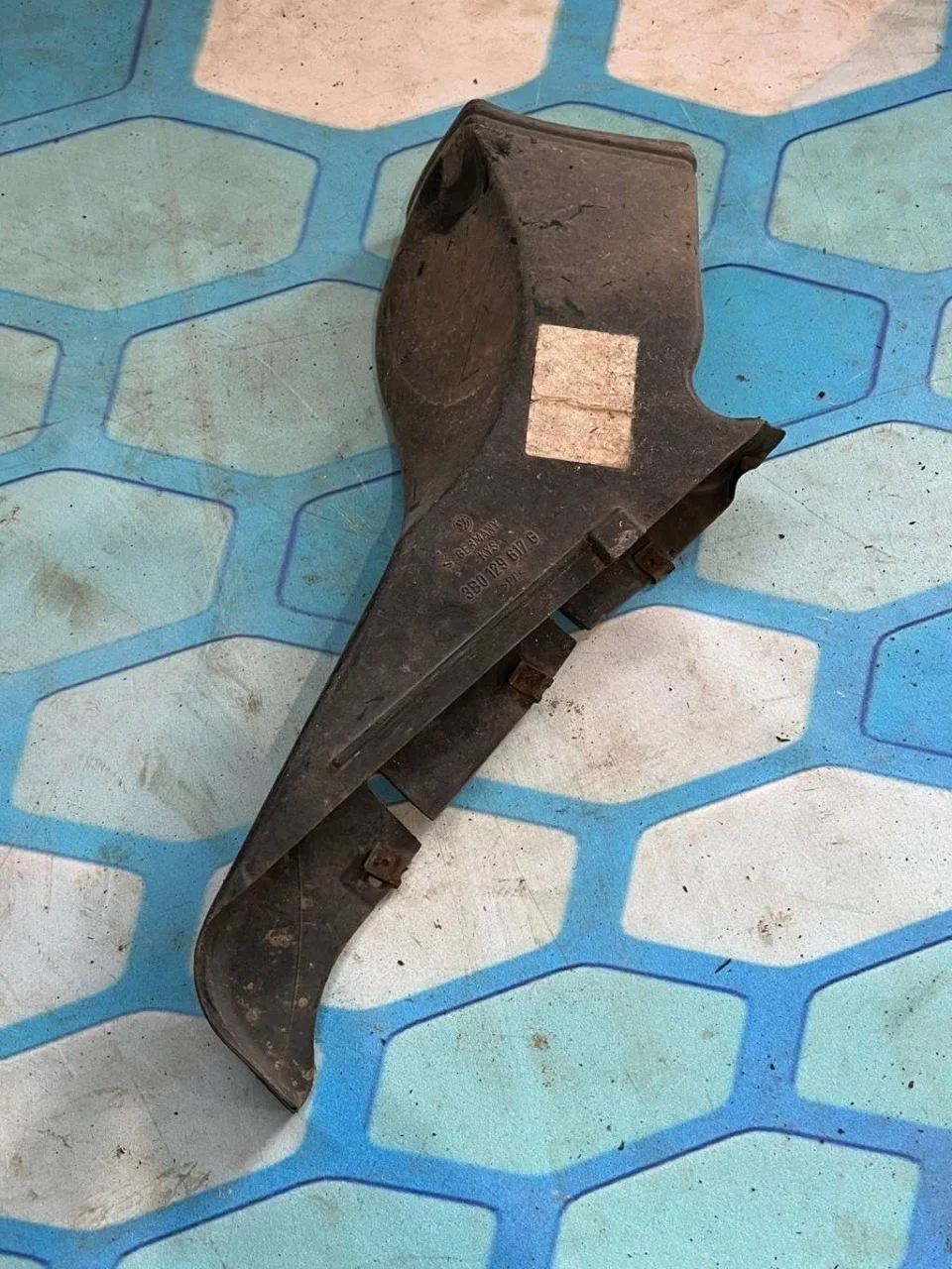 Патрубок воздуховод двс VW Passat 2001-2005 B5+