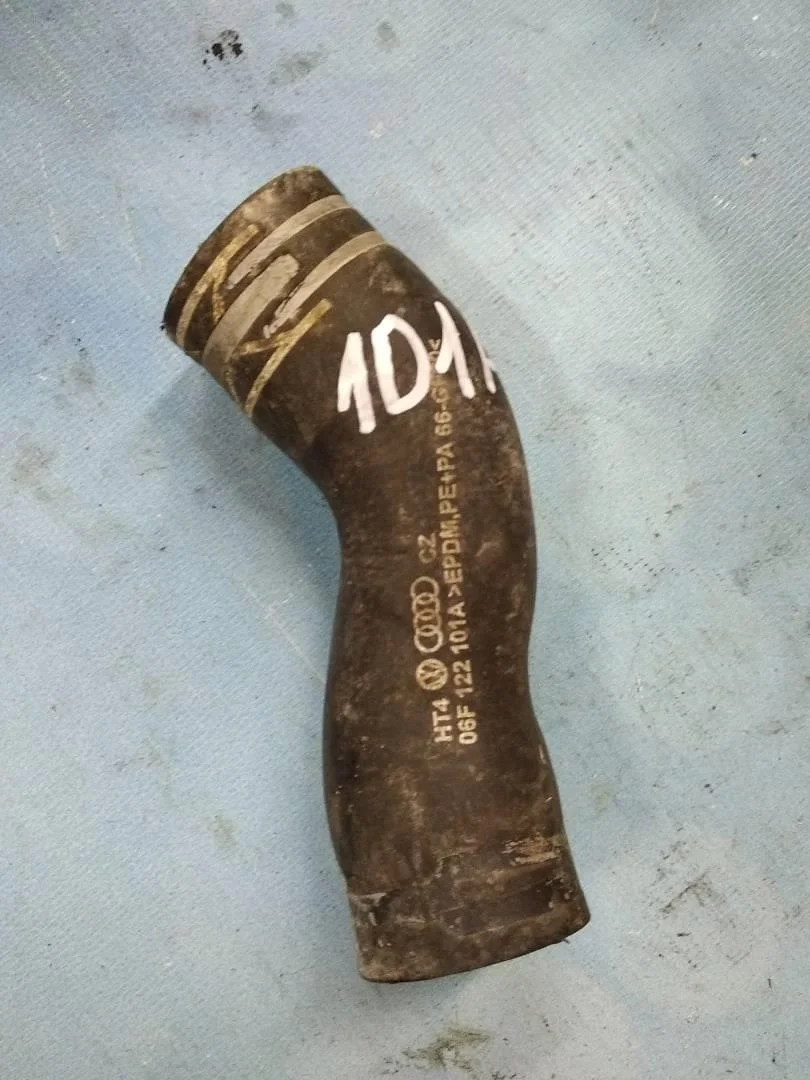 Патрубок охлаждения VW Passat 2005-2010 B6