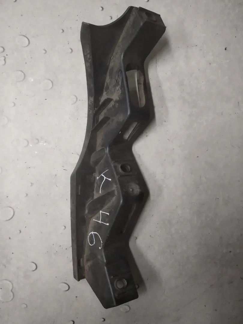 Кронштейн переднего бампера правый VW Passat 2005-2010 B6