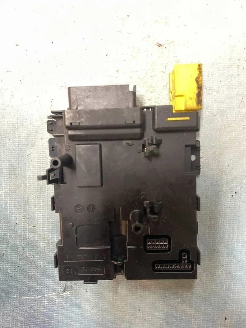 Модуль подрулевых переключателей VW Passat 2005-2010 B6