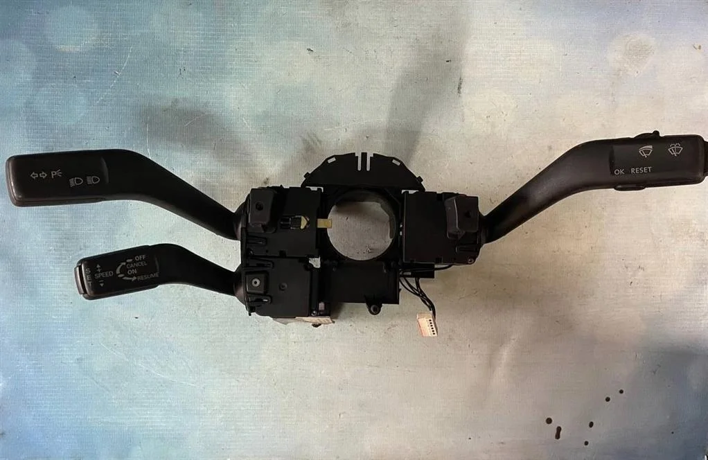 Подрулевой переключатель сборе VW Passat 2005-2010 B6