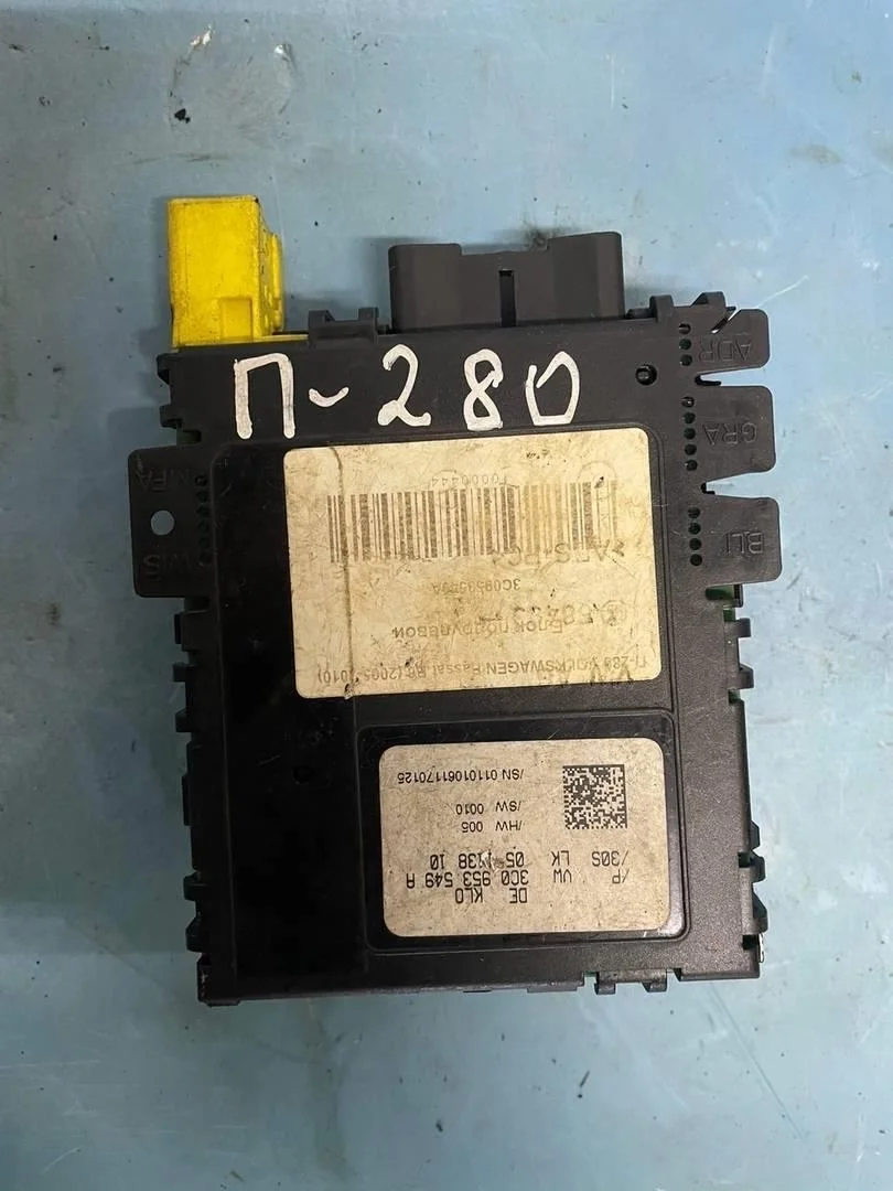 Модуль подрулевых переключателей VW Passat 2005-2010 B6