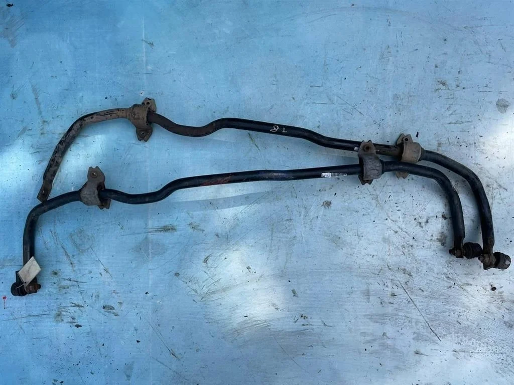 Стабилизатор передний VW Passat 2005-2010 B6