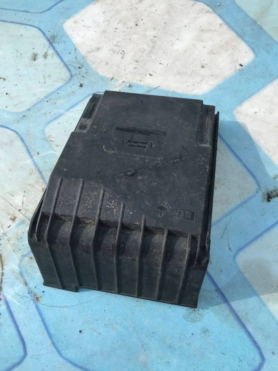 Крышка блока предохранителей VW Passat 2005-2010 B6