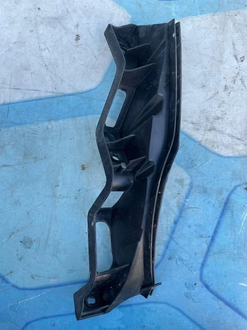 Кронштейн фар левый VW Passat 2005-2010 B6