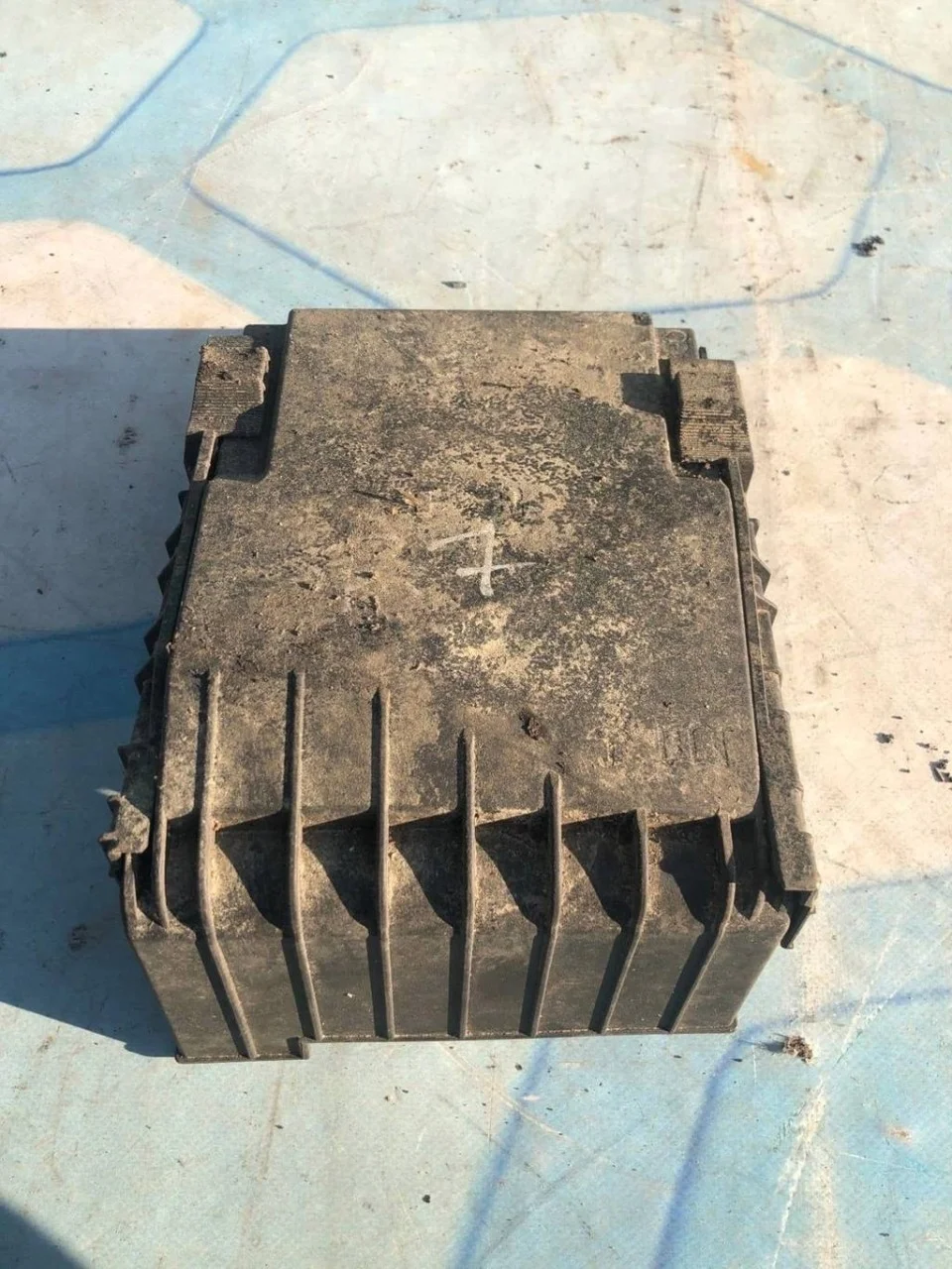 Крышка блока предохранителей VW Passat 2005-2010 B6