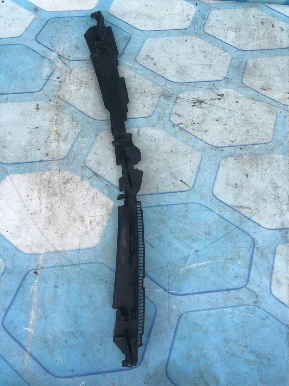 Воздуховод радиатора охлаждения VW Passat 2005-2010 B6