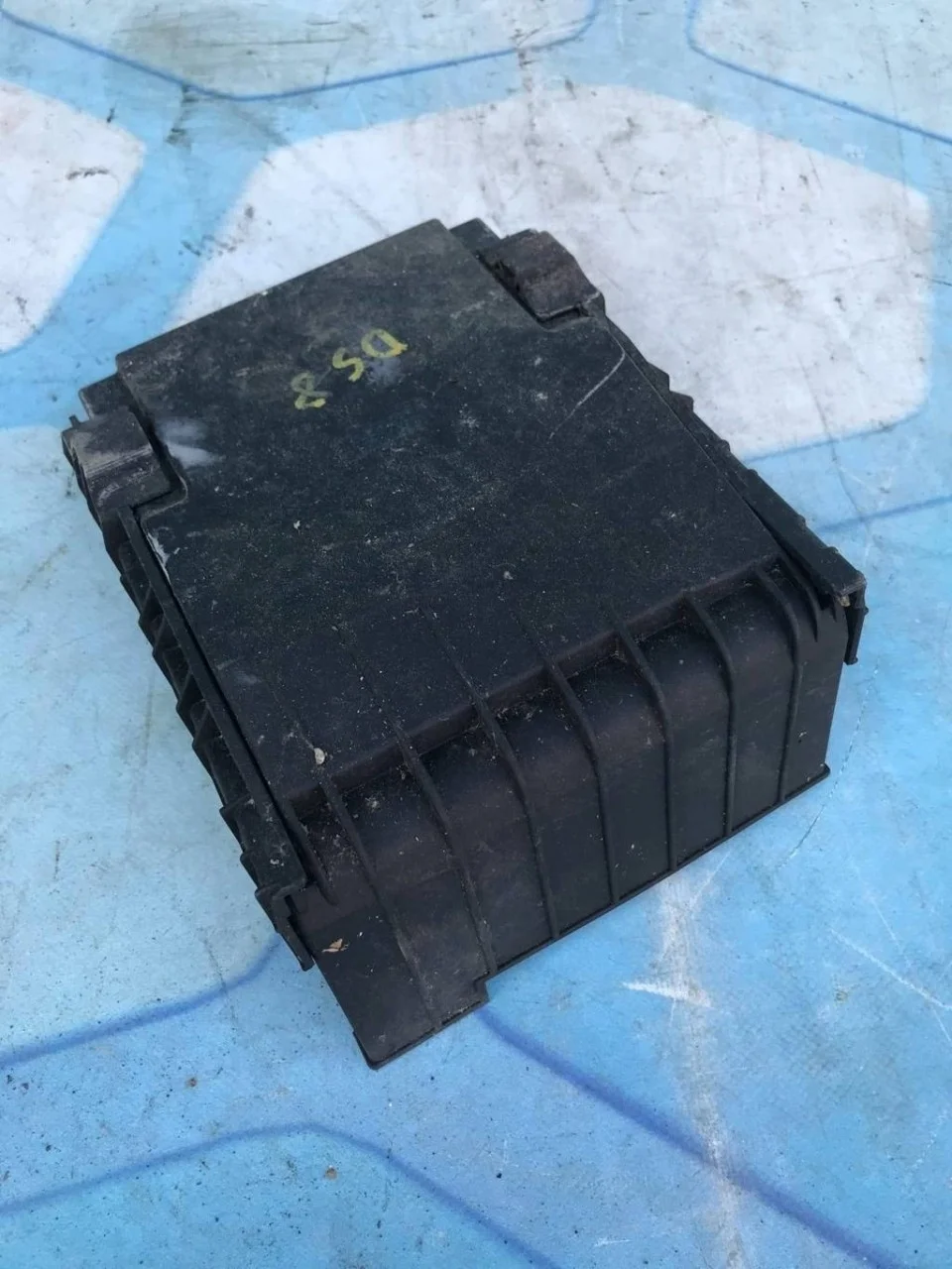 Крышка блока предохранителей VW Passat 2005-2010 B6