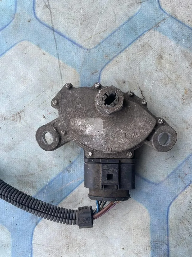 Датчик положения селектора VW Passat 2005-2010 B6