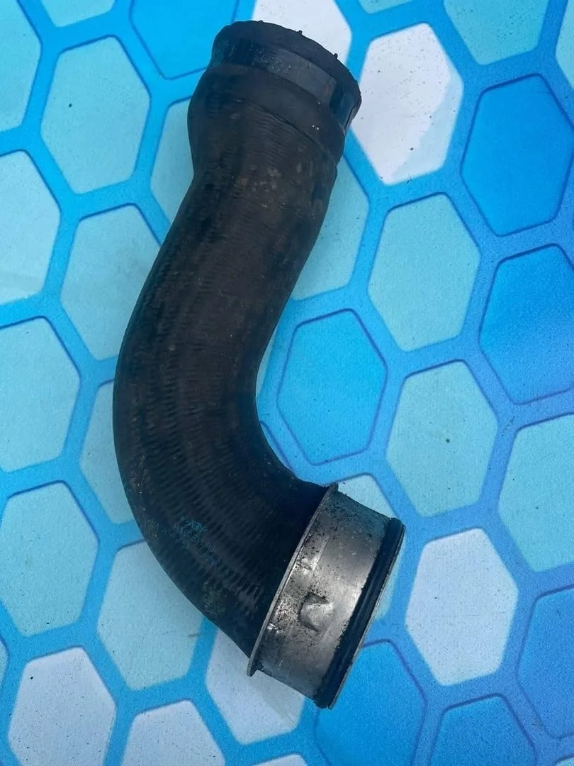 Патрубок интеркулера VW Passat 2005-2010 B6