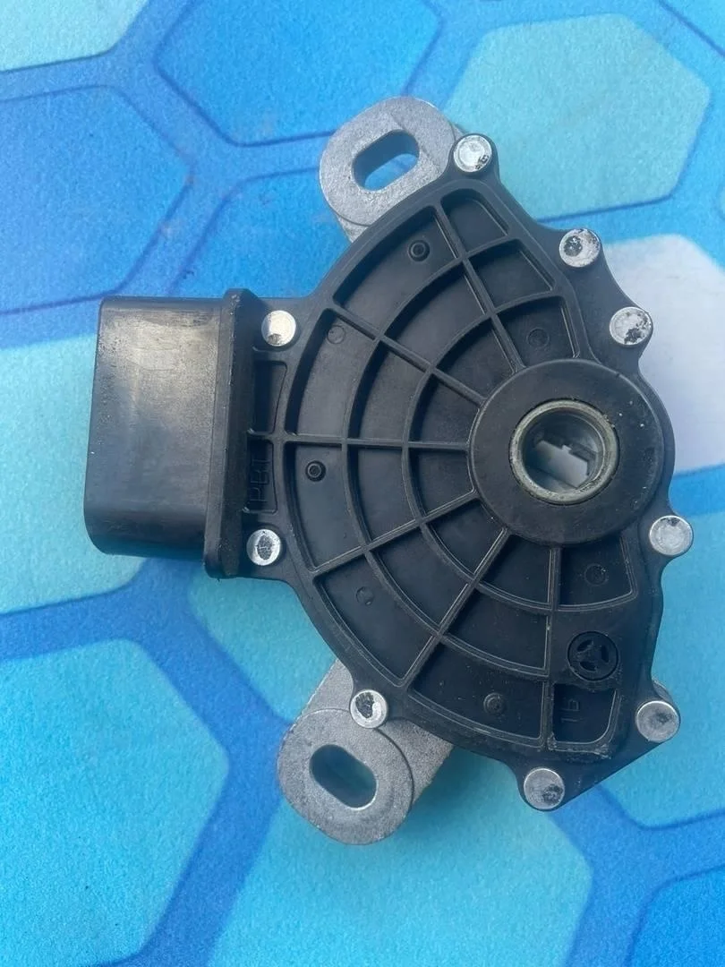 Датчик положения селектора VW Passat 2005-2010 B6