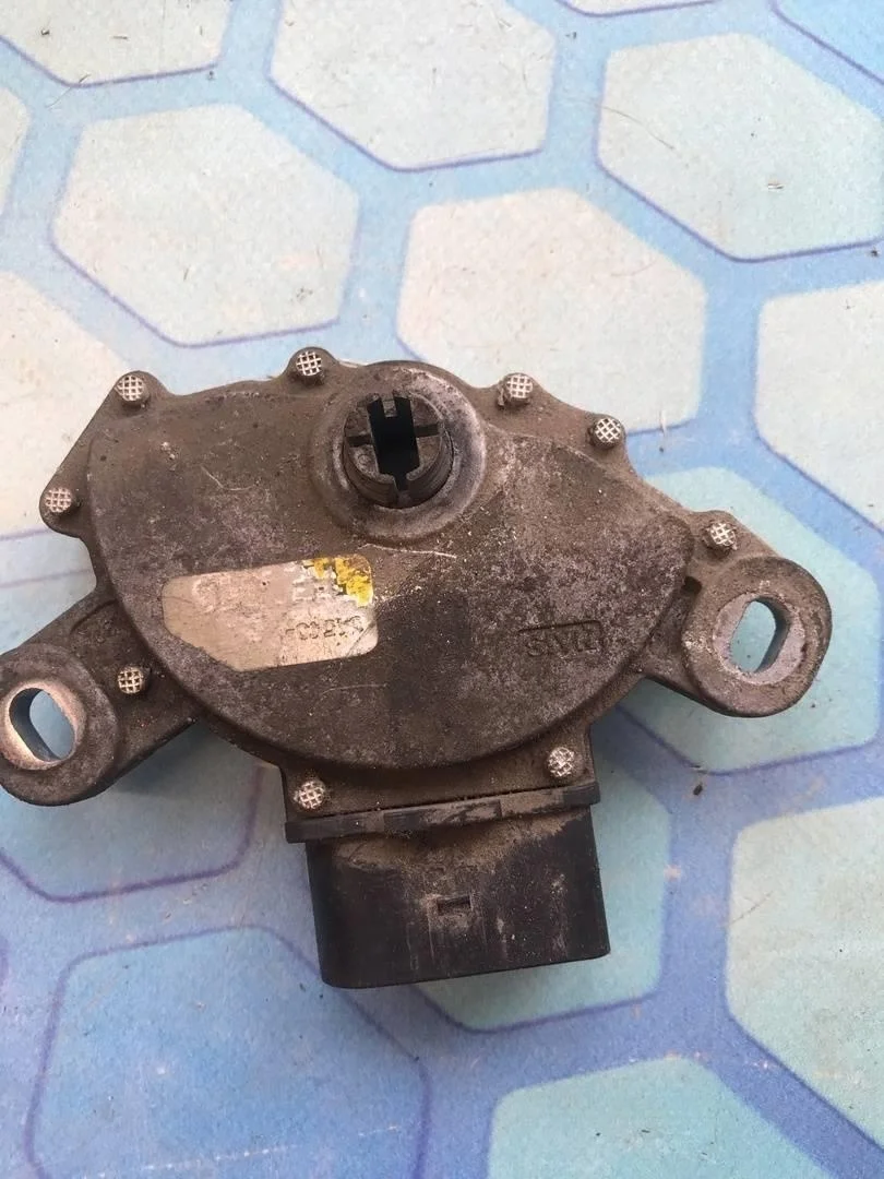 Датчик положения селектора VW Passat 2005-2010 B6