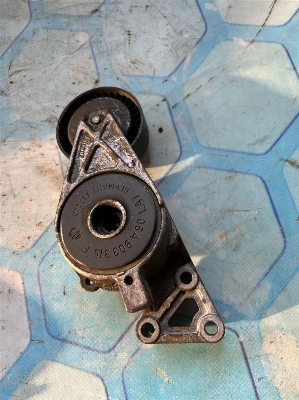 Ролик натяжителя ремня VW Passat 2005-2010 B6