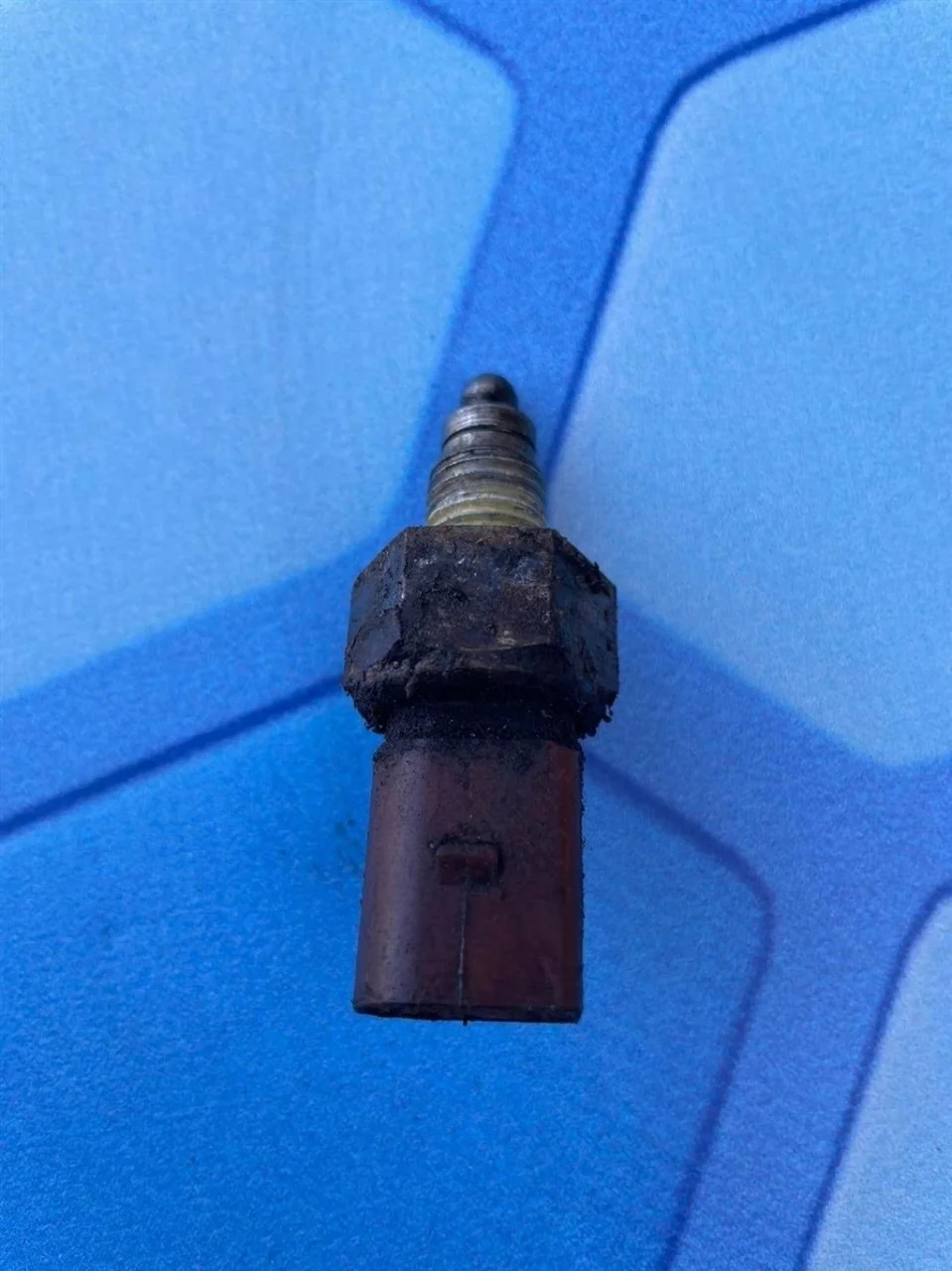 Датчик включения заднего хода VW Passat 2005-2010 B6