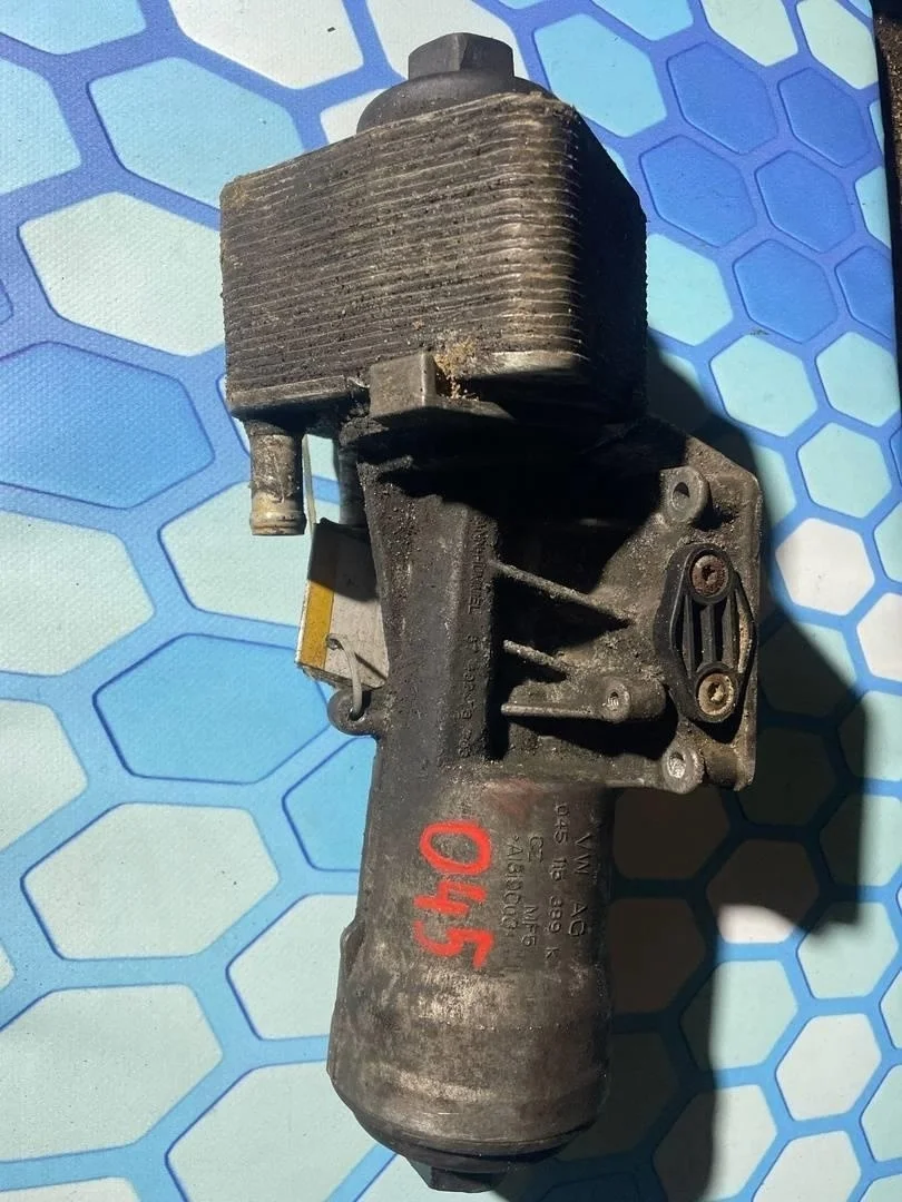 Корпус масляного фильтра VW Passat 2005-2010 B6